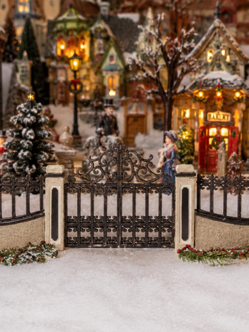 Lemax Dickensvale Collectibles Iron Gate & Wall Set of 5 Victorian Village Fence